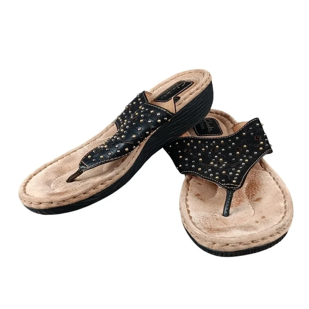 Clarks Artisan Black Studded Leather Thong Sandals Women Size 8M‎ Wedge Comfort